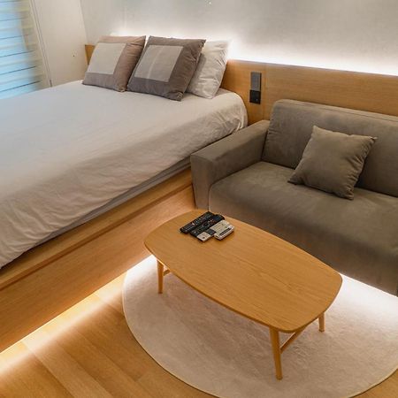 Myeongdong Artmonstay Seoul Exterior photo