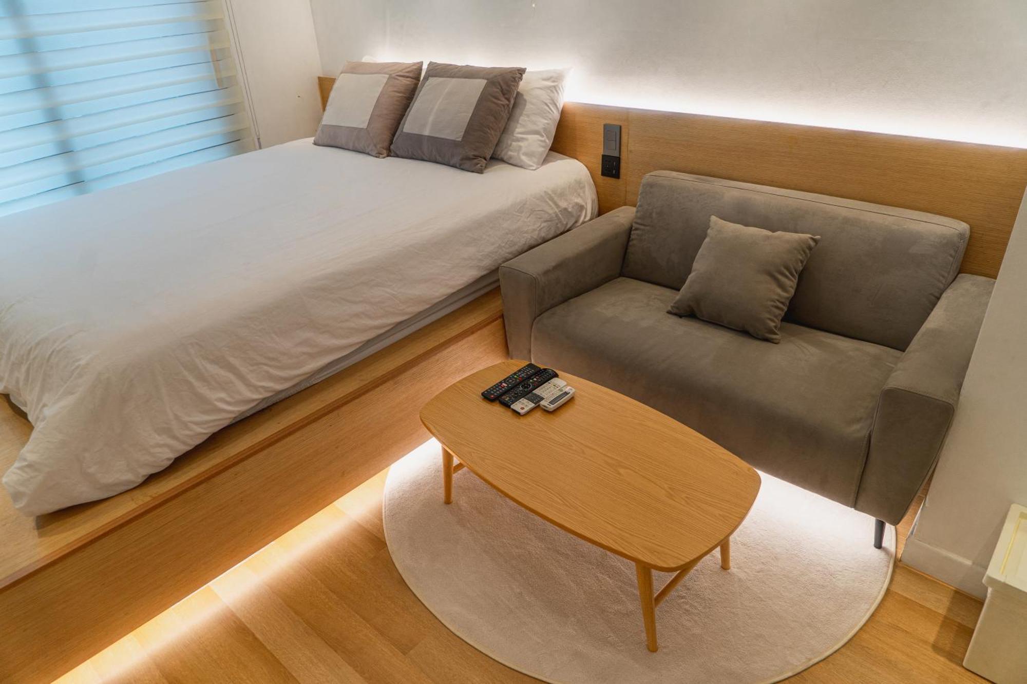 Myeongdong Artmonstay Seoul Exterior photo